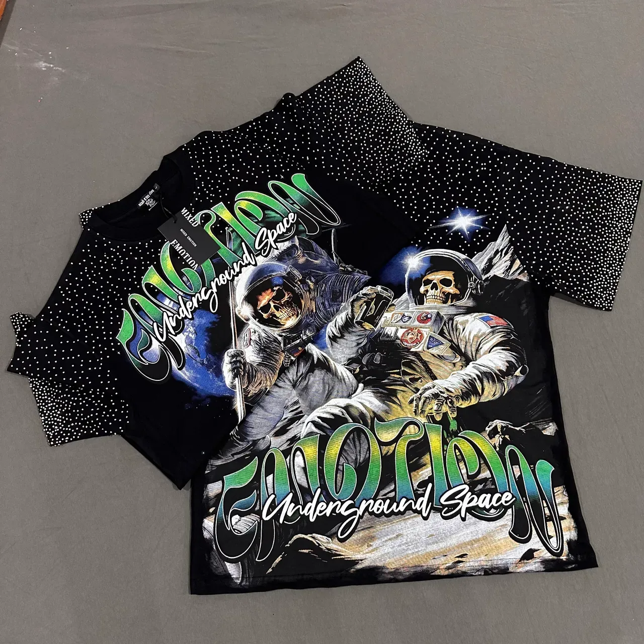 Black White Graphic-Print Dot-Pattern Sleeves T-Shirt 3