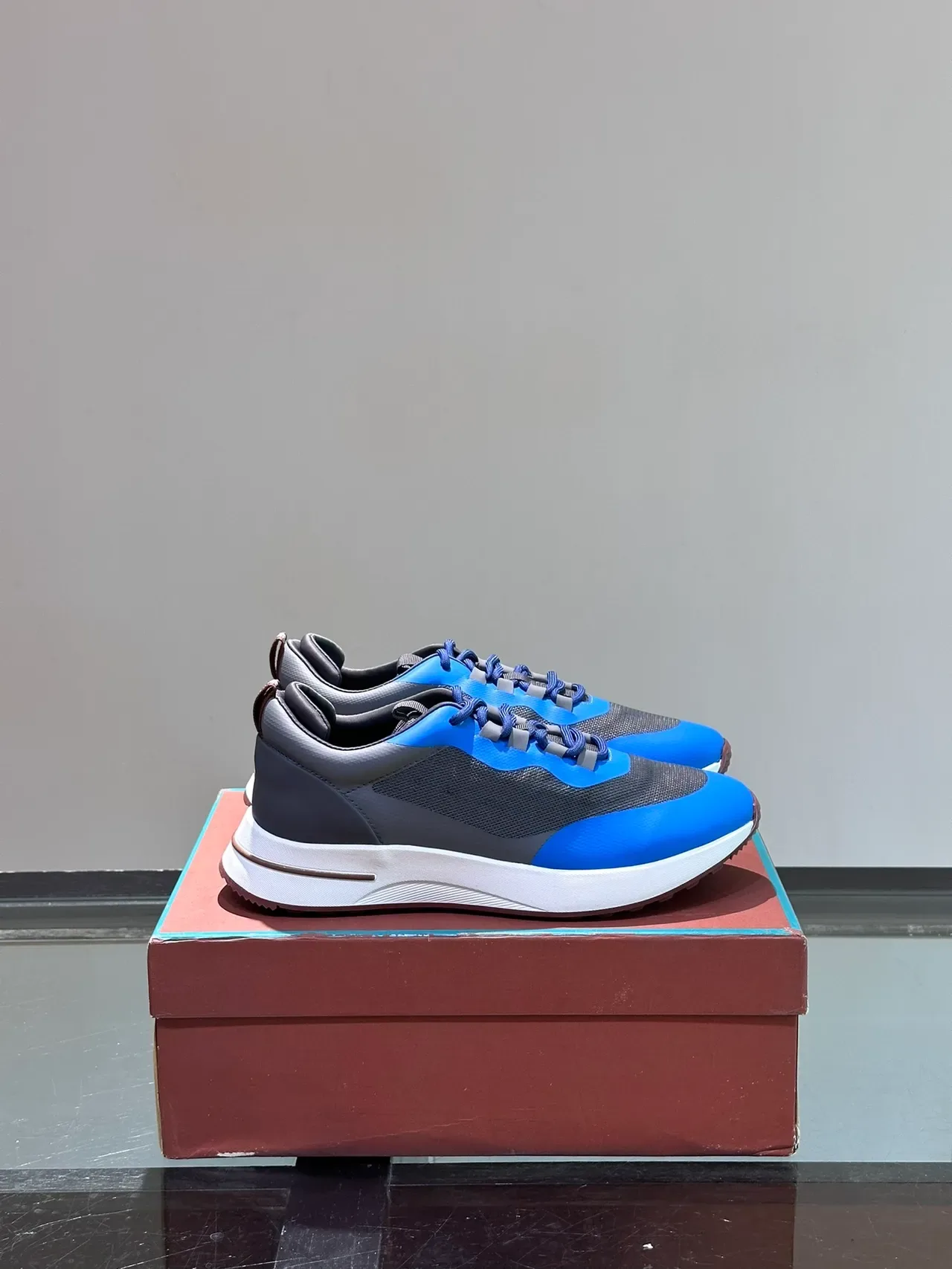 Blue and Gray Color-Blocked Mesh-Synthetic Hybrid Low-Top Sneakers 1