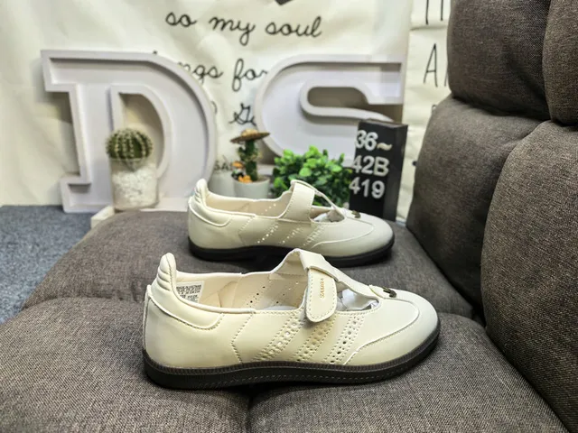 Brown Black Leather-Like Upper Strap Closure Mary Jane Shoes 21