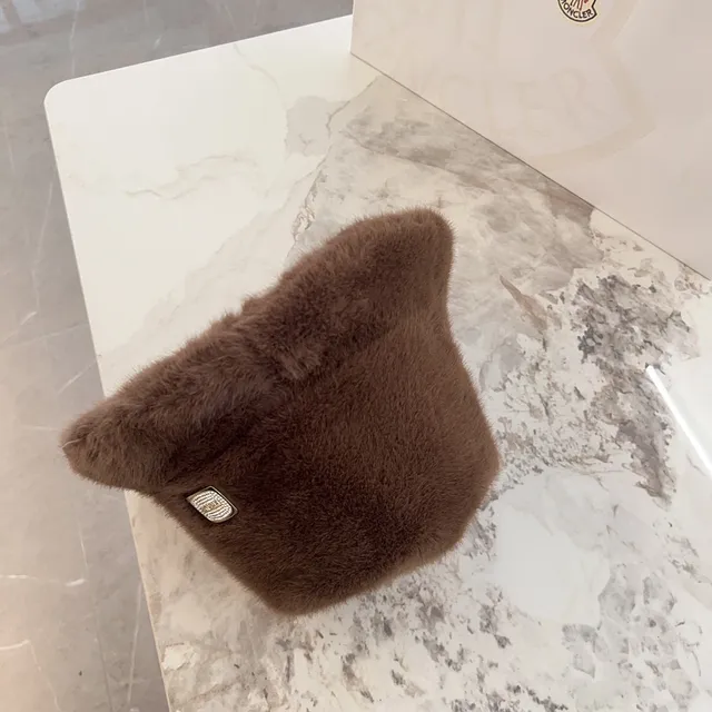 Chapeau bucket marron doré plush faux fur plaque 4