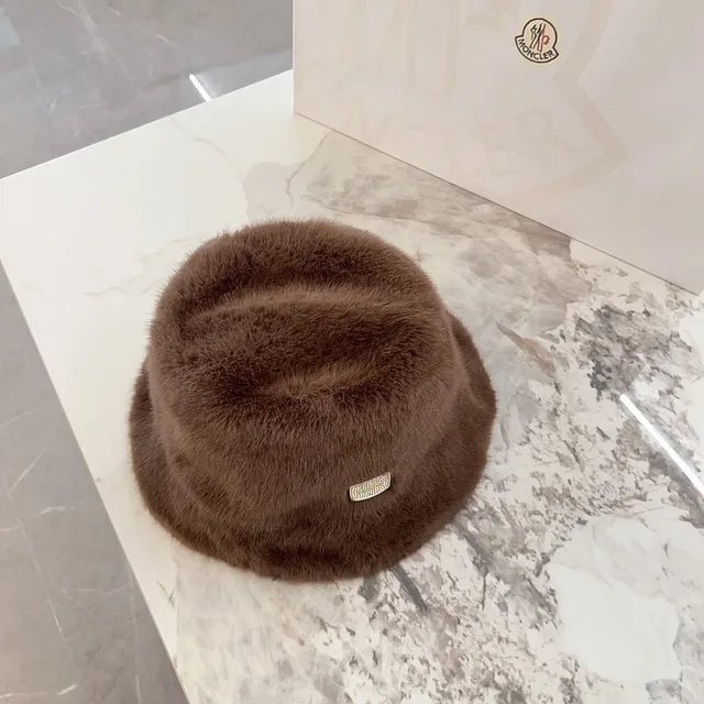Chapeau bucket marron doré plush faux fur plaque 7