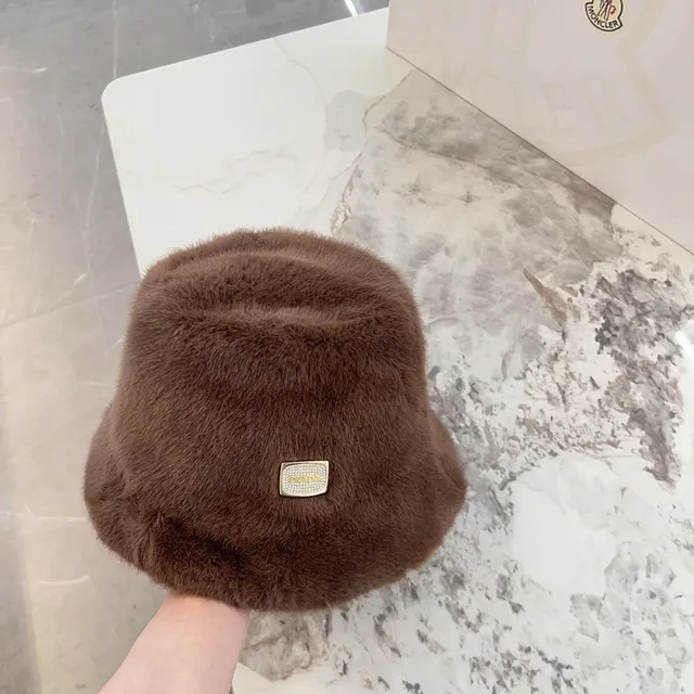 Chapeau bucket marron doré plush faux fur plaque 9