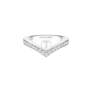 CHAUMET V-Shaped Pavé Diamond and Pearl Ring