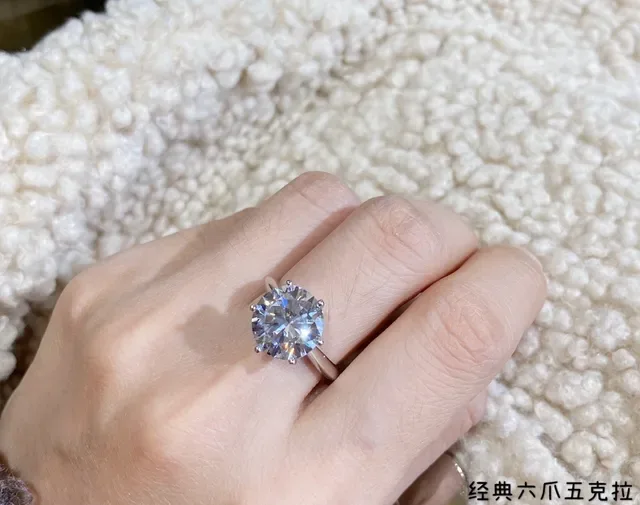 Classic Six-Prong Solitaire Round Brilliant Cut Ring 8