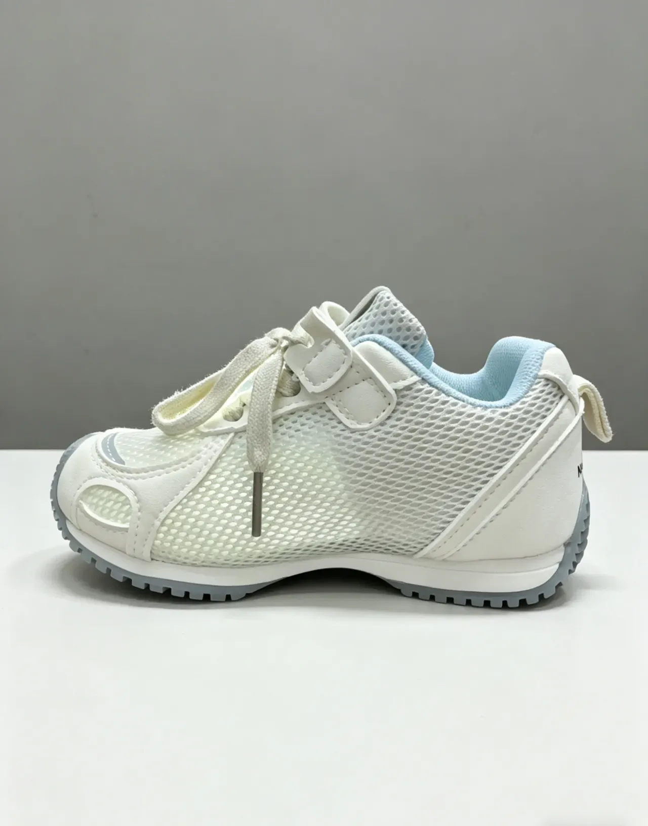 CTCU Kids Mesh and Synthetic Overlay Sneakers 4