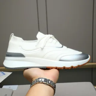 Cucinelli Zapatillas Blancas Plateadas Con Parte Superior De Tejido Y Punta Metálica