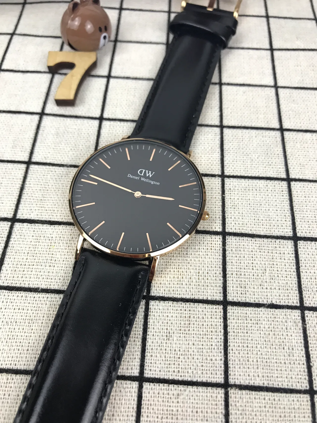 Daniel Wellington Black Gold Minimalist Dial Case Quartz Watch 4
