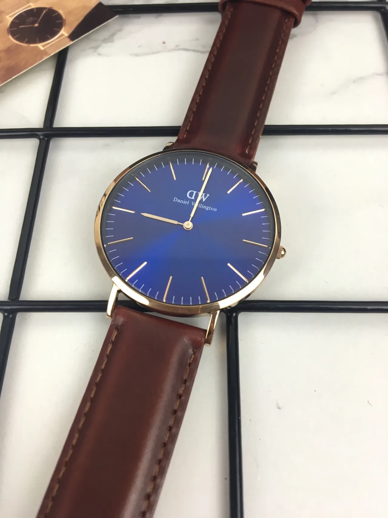 Daniel Wellington Blue Brown Minimalist Sunburst Dial Quartz Watch 5