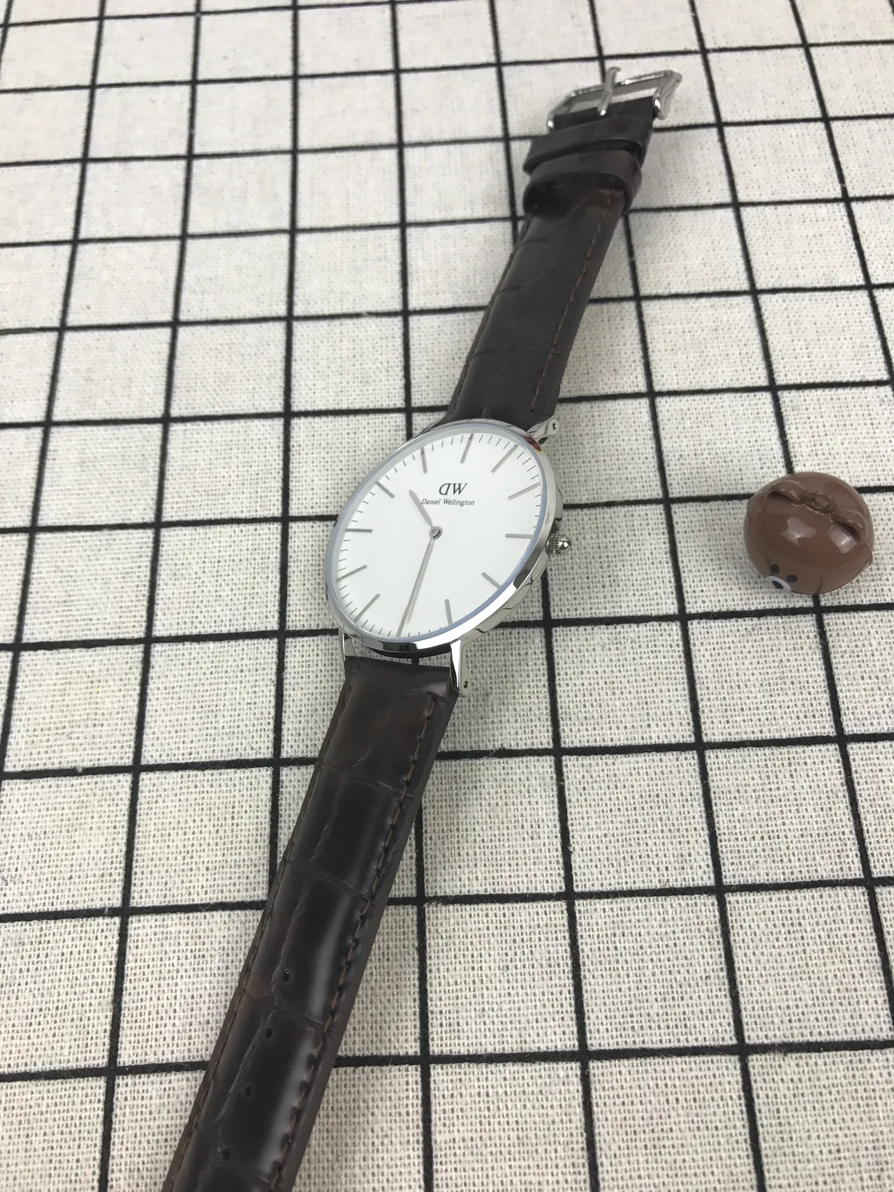 Daniel Wellington Classic Minimalist White Dial Brown Leather Strap Quartz Watch 4