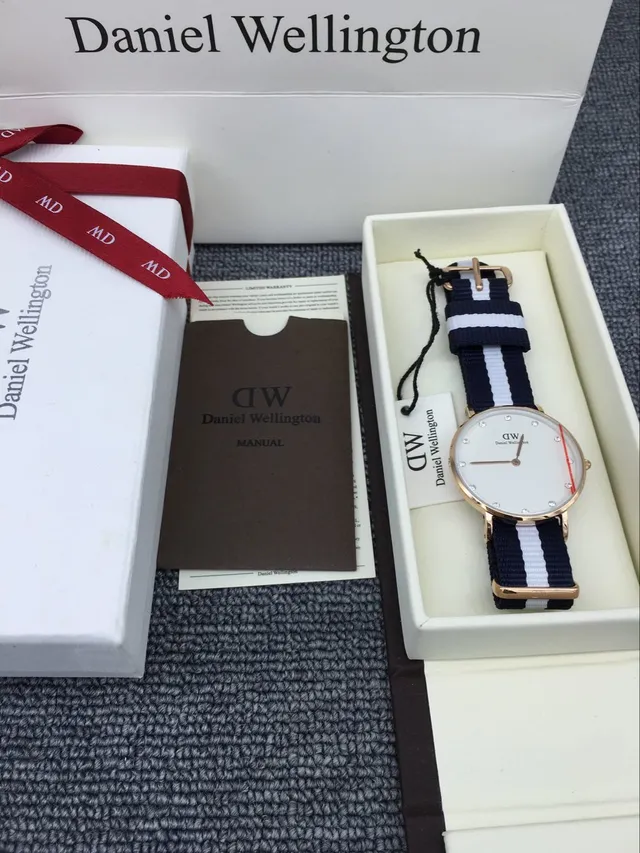 Daniel Wellington Classic Petite লাল ডায়াল গোলাপ সোনার কেস নেভি হোয়াইট স্ট্র্যাপ কোয়ার্টজ ওয়াচ 2