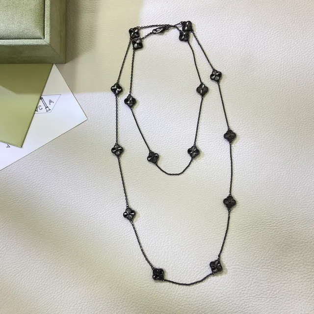 Dark Metallic Quatrefoil Floral Motif Long Chain Necklace 2