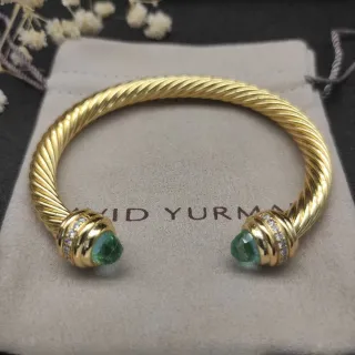 David Yurman Cable Classics سوار ذهبي أخضر جيمزستون ملفوف النهاية