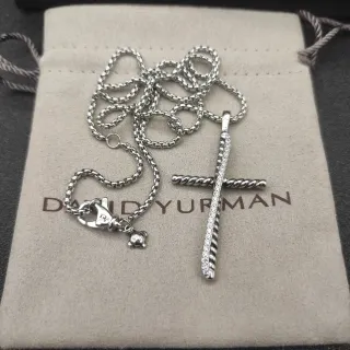 David Yurman Cable Collectibles قلادة مع تعليقة صليب ملتوي