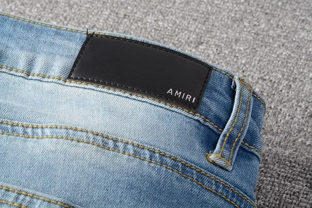 Distressed Patchwork Slim-Fit Light Blue Jeans 15