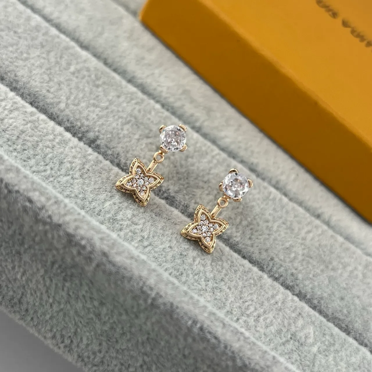 Double-Sided Star Pavé and Solitaire Stud Earrings 4