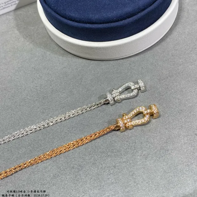 Dual-Tone Pavé Horseshoe Clasp Chain Bracelets 9