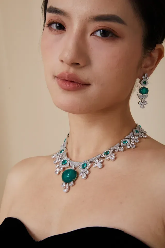 Emerald and Diamond Floral-Geometric Collar Necklace 2