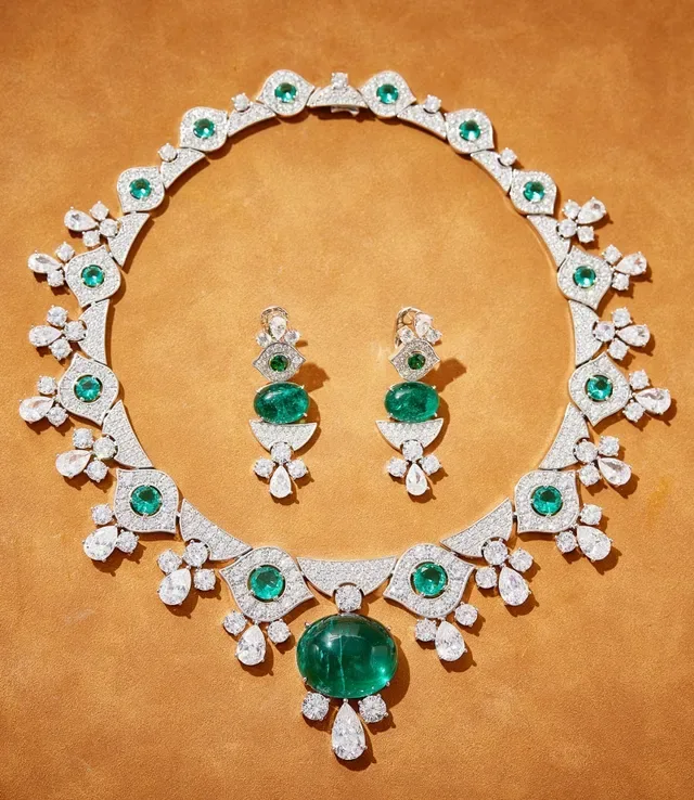Emerald and Diamond Floral-Geometric Collar Necklace 4