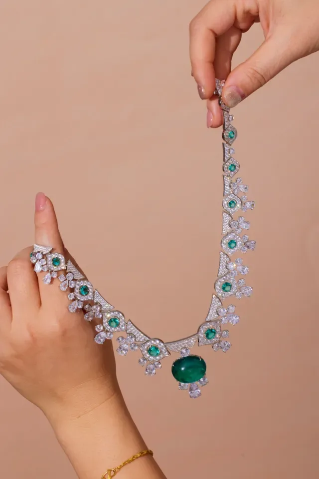 Emerald and Diamond Floral-Geometric Collar Necklace 7