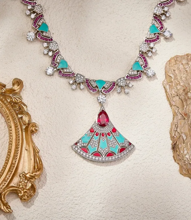 Fan-Pendant Gemstone-Inlaid Geometric Necklace 2