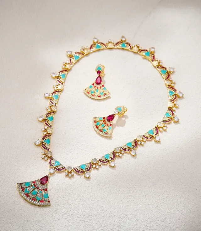 Fan-Pendant Gemstone-Inlaid Geometric Necklace 6