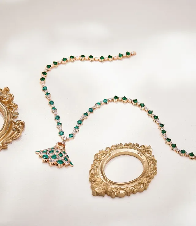 Fan-Shaped Malachite and Diamond Pendant Necklace 6