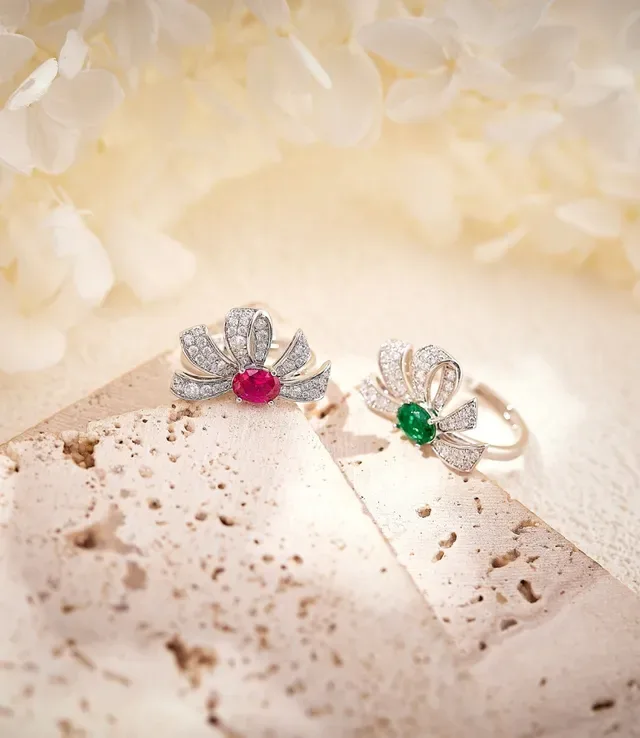 Floral Bow Motif Oval Green Gemstone Pavé Ring 6
