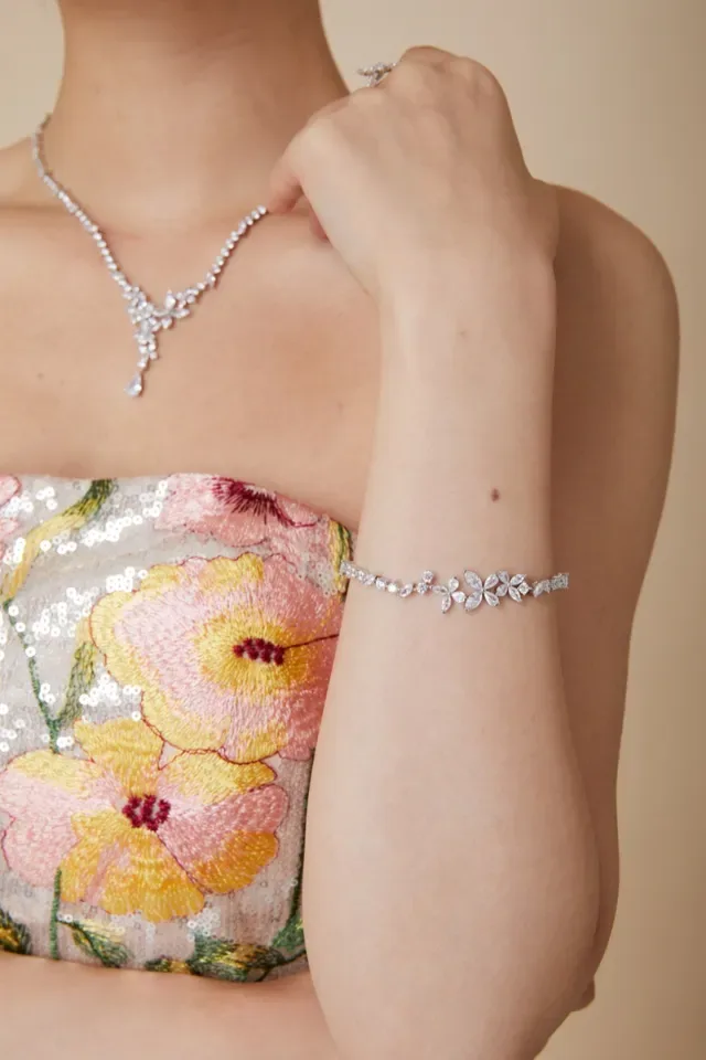 Floral Motif Marquise-Cut Stone Bracelet 7