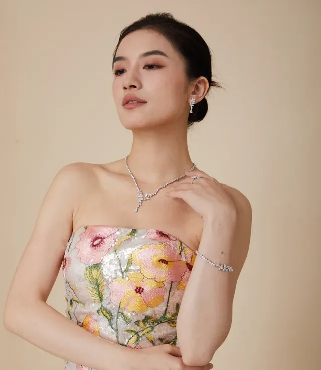 Floral Motif Marquise-Cut Stone Bracelet 8