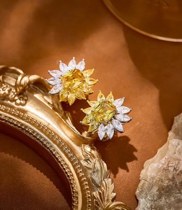 Floral Motif Yellow and Clear Gemstone Stud Earrings 5
