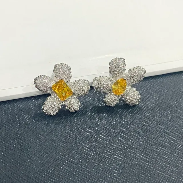 Floral Pavé Yellow Gem Stud Earrings 2