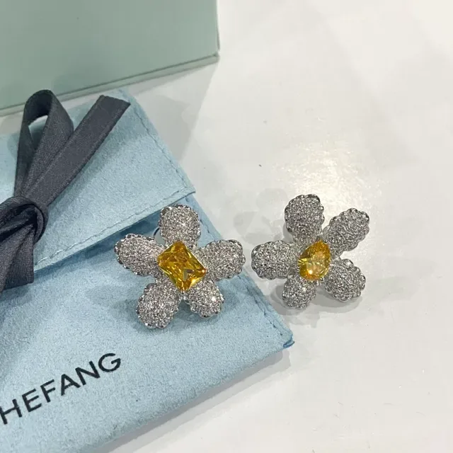 Floral Pavé Yellow Gem Stud Earrings 5