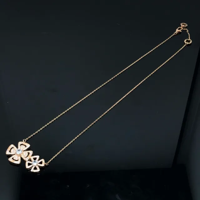 Flower-Shaped Pave Crystal Pendant Necklace 3