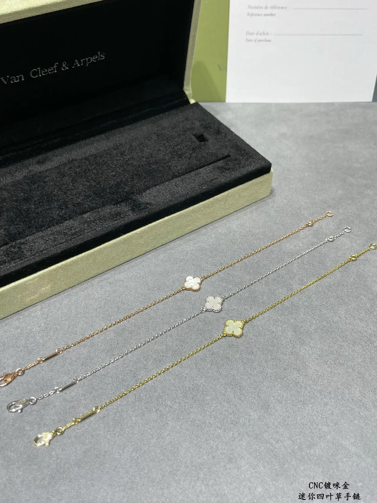 Four-Leaf Clover Bracelet Gold White Pendant Fine Link Chain Bracelet 2