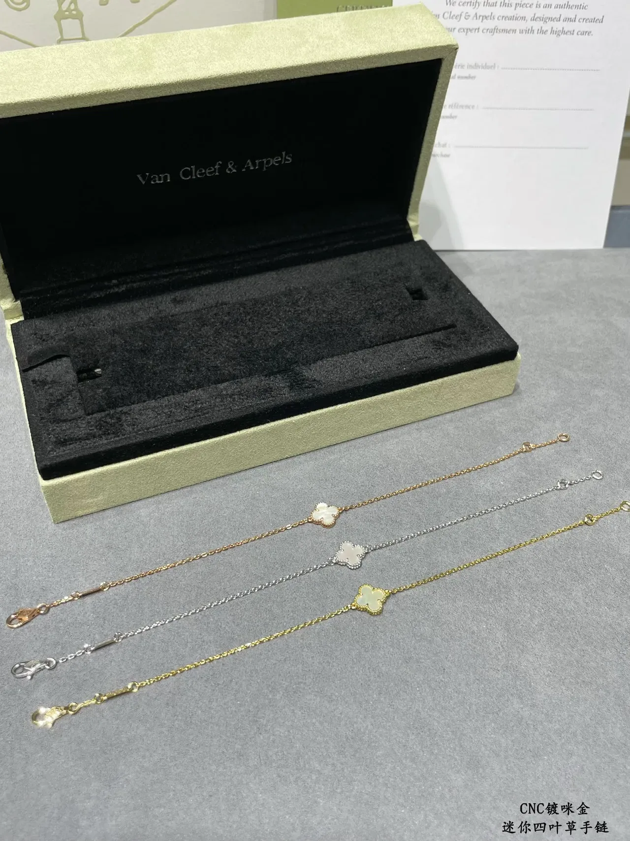 Four-Leaf Clover Bracelet Gold White Pendant Fine Link Chain Bracelet 8