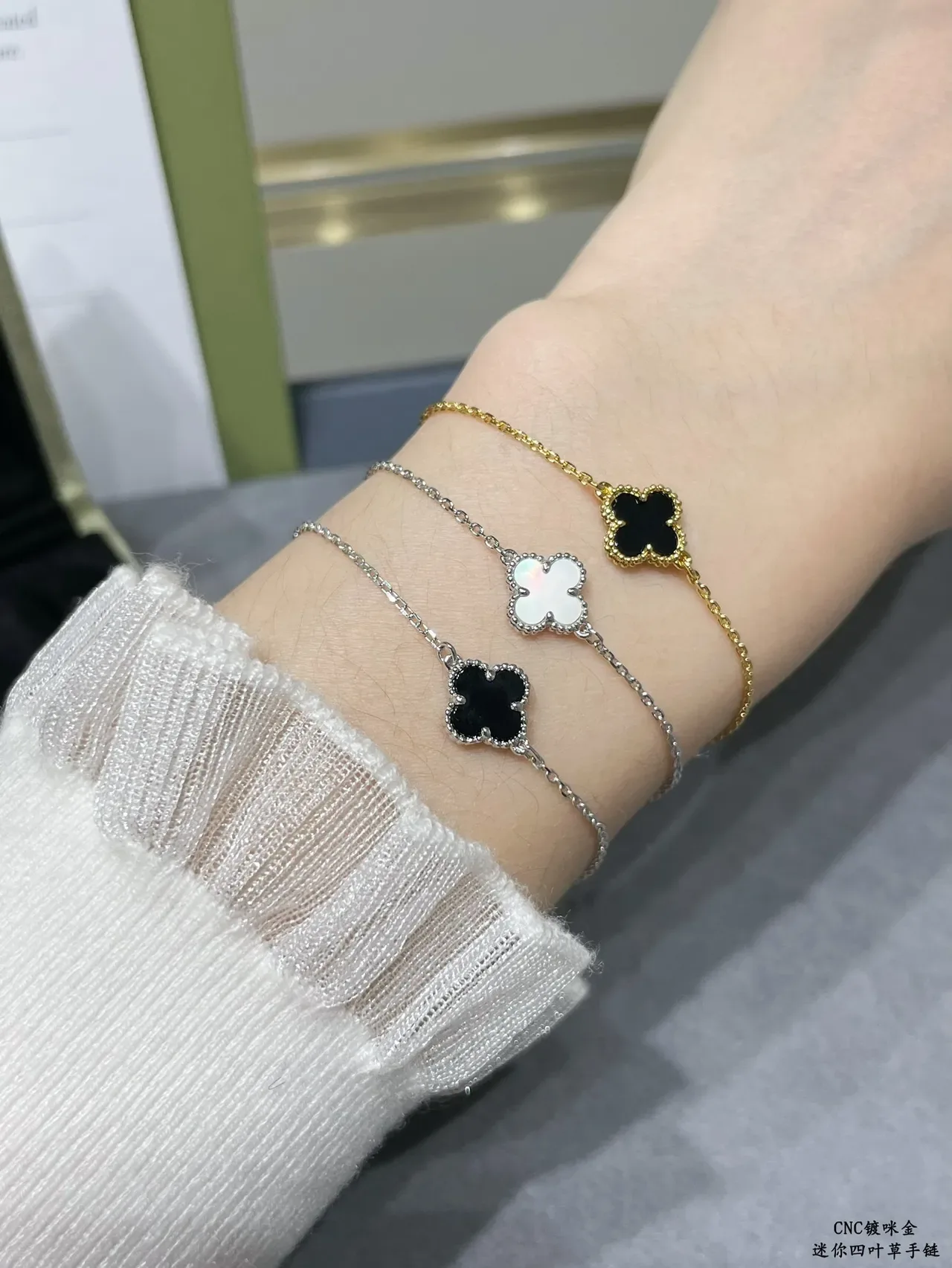 Four-Leaf Clover Bracelet Gold White Pendant Fine Link Chain Bracelet 9