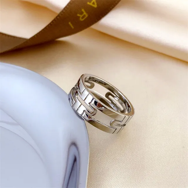 Geometric Cutout Dual-Band Polished Rose Gold Ring 4
