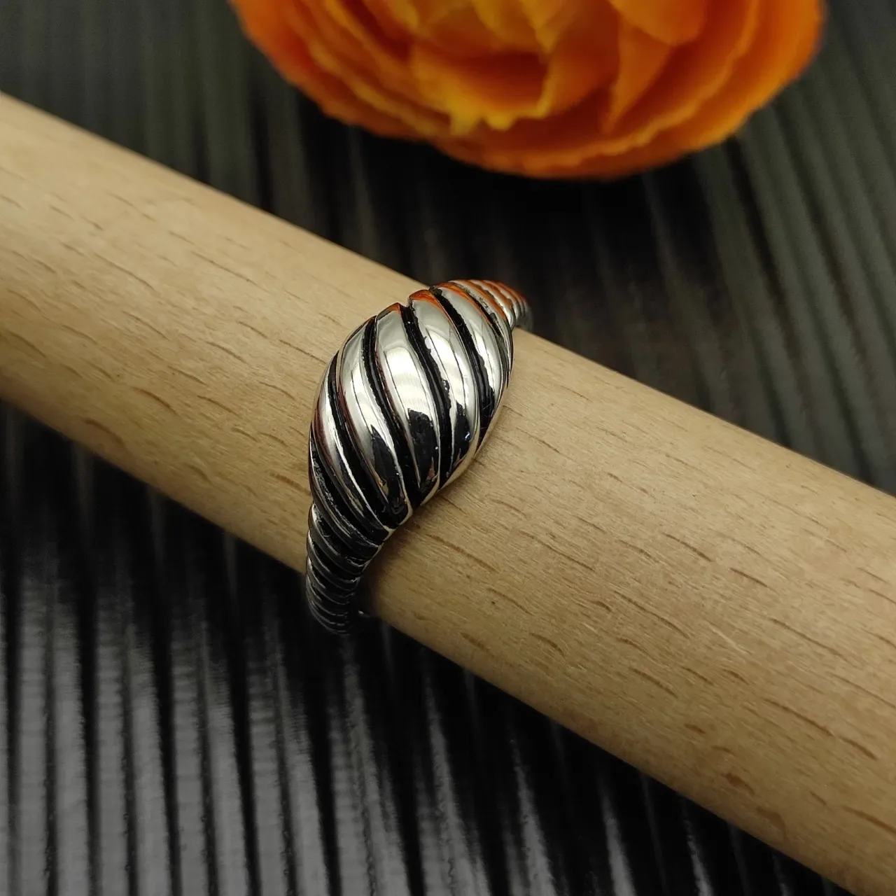Gold and Silver Twisted Ribbed Sculpted Rings 8