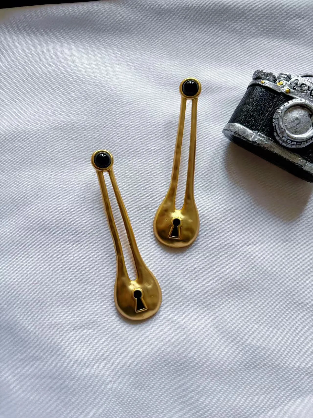 Gold Black Keyhole-Cut Teardrop Silhouette Polished Metal Earrings 2