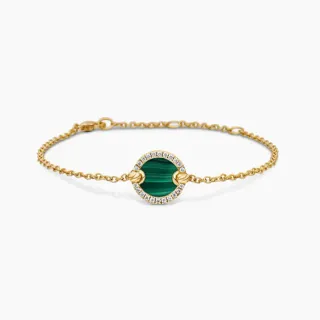 Pulsera con eslabones de cadena dorados y cabochón de malaquita verde