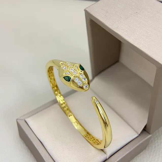 Gold Green Snake-Head Motif Pavé-Set Stones Ring 3