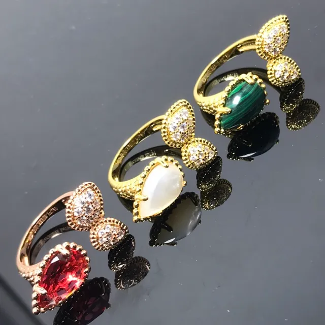 Gold Multicolor Teardrop Cabochon Center Stone Pavé-Set Leaf-Shaped Side Motifs Ring 1