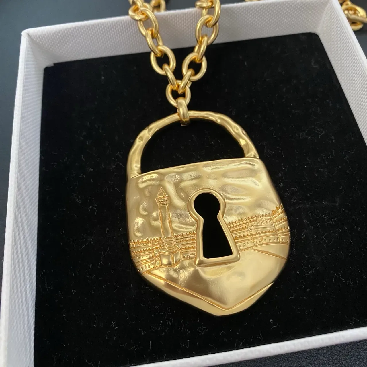 Gold Padlock-Shaped Textured Surface Necklace 7