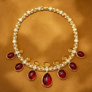 Collar Filigrana Dorada Gemas Cabujón Rojas