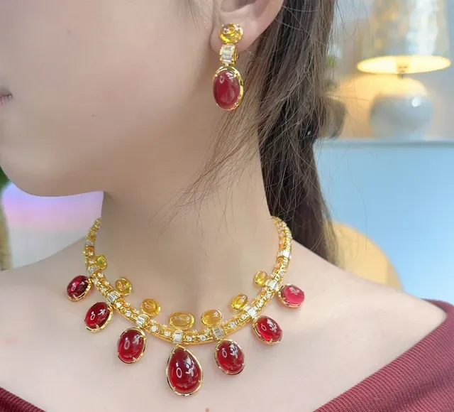 Gold Red Filigree Cabochon Gemstones Necklace 5