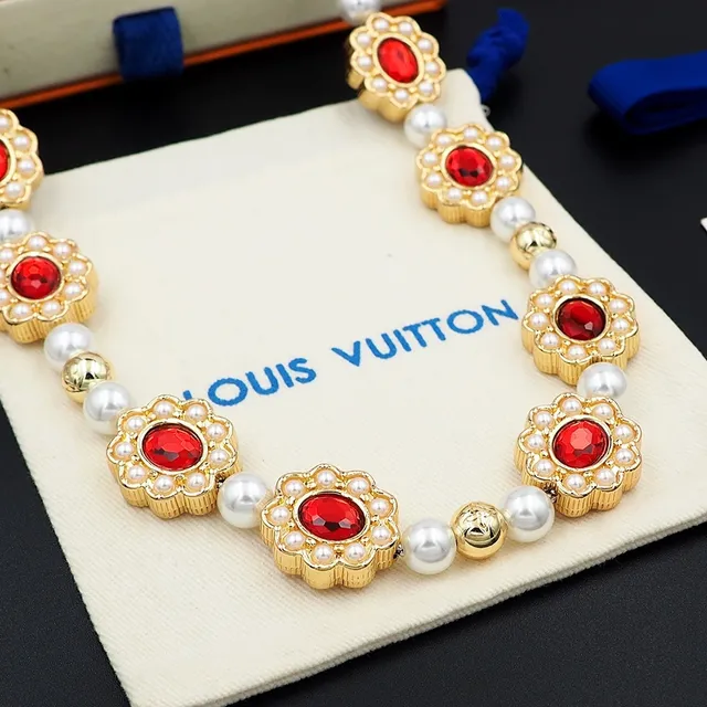 Gold Red Floral Motif Stone Centerpiece Necklace 2