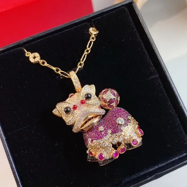 Gold Red Gem-Encrusted Animal Pendant Oval-Link Chain Necklace 4