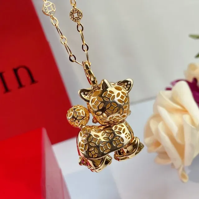 Gold Red Gem-Encrusted Animal Pendant Oval-Link Chain Necklace 6