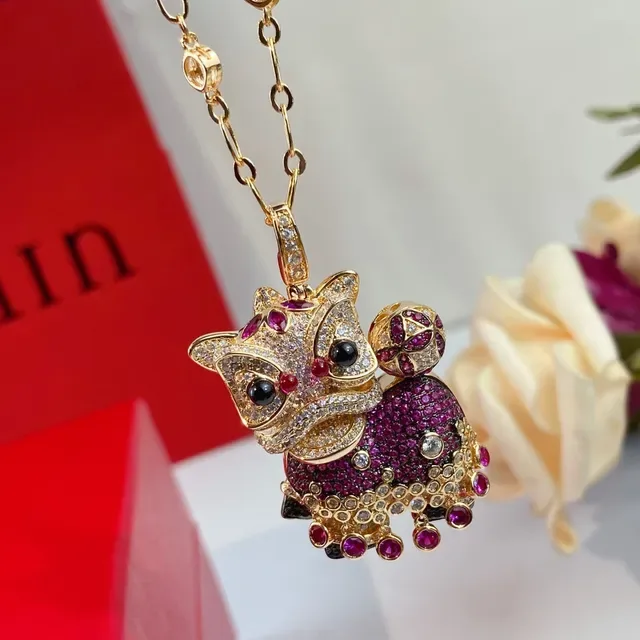 Gold Red Gem-Encrusted Animal Pendant Oval-Link Chain Necklace 7