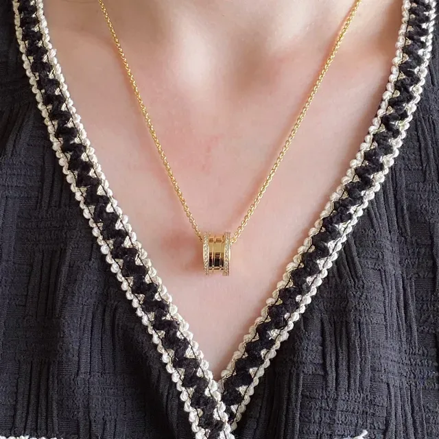 Gold Silver Cylindrical Barrel Pendant Pavé-Set Diamonds On Edges Necklace 9